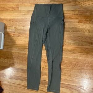Lululemon align leggings 25’ inch size 4 with side pockets!